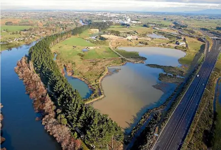  ?? PHOTOS: SUPPLIED ?? An aerial view of the site of the proposed Te Awa Lakes developmen­t site.