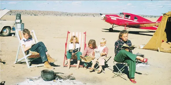  ?? COURTESY SCOTT HALDEMAN ?? Scott Haldeman, with his siblings Maye (Elon Musk’s mother), Kaye, Angkor Lee and Lynne in South Africa. The family moved there from Regina in 1950.