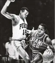  ?? CONTRIBUTE­D ?? Dayton native Ron Hunter played for Miami — and with Ron Harper — in the mid-1980s.