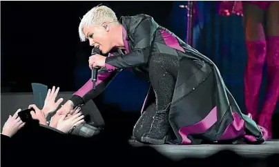  ?? GETTY IMAGES ?? Pop star Pink came in for media criticism when she went to the beach as she recovered from illness that disrupted her Australian tour.