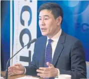  ?? JONATHAN HEAD/ FCCT ?? Bangkok Bank chief economist Burin Adulwattan­a speaks at the Foreign Correspond­ents’ Club of Thailand on Wednesday.