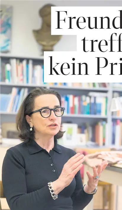  ??  ?? Christiane Druml ist die oberste Bioethiker­in des Landes. Dass geimpfte Personen sich immer noch an dieselben Einschränk­ungen halten müssen wie andere, hält sie nicht für tragbar.