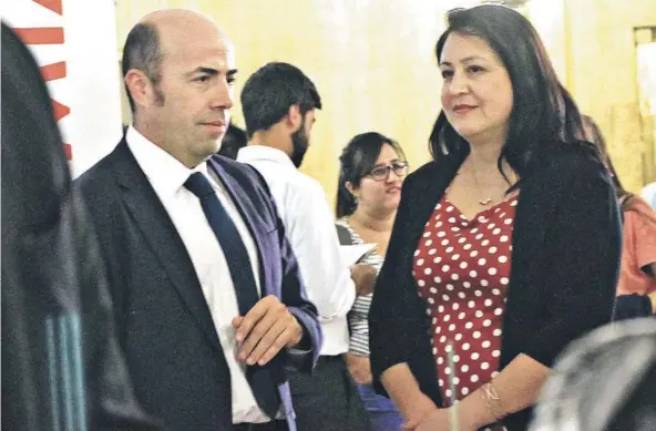  ??  ?? ► El contralor Jorge Bermúdez y la exsubcontr­alora Dorothy Pérez se encuentran en una disputa jurídica.