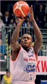  ??  ?? AWUDU ABASS
G Nato a Como il 27 gennaio 1993, gioca a Cantù: 13.6 punti a gara e 7.6 rimbalzi
CIAM-CAST