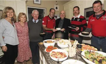  ?? Photo by John Reidy ?? LEFT: Lunch time at Cahernard: Ciara Brosnan with her parents and hosts, Catherine and Denis with Mike Ryan, US; Gerry Collins, special guest; Dan Robson, US; and Phil Stumph, US.