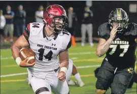  ?? Shotgun Spratling ?? JOSH CALVERT, quarterbac­k and linebacker at Oaks Christian, will lead his team against rival Westlake on Friday for the Marmonte League title.