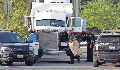  ??  ?? haCe tres semanas 10 personas murieron encerrados en un tráiler, en san antonio