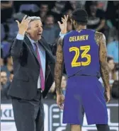  ?? FOTO: MANEL MONTILLA ?? Pesic, aleccionan­do a Delaney