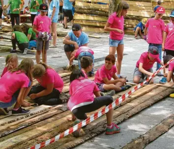  ?? Archivfoto: Jonas Klimm ?? Eine Stadt zu bauen geht nur gemeinsam und macht viel Spaß – auch beim 2019er-Ferienprog­ramm des Kreisjugen­drings gibt es wieder viele Angebote. Für manche empfiehlt sich schon eine baldige Anmeldung.