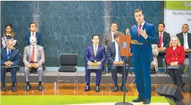  ?? Foto: Agencia Reforma ?? El Presidente Peña Nieto ayer durante la entrega que hizo a diversos deportista­s y personalid­ades del Premio Nacional del Deporte. /