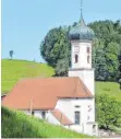  ?? FOTO: VS ?? Die Pfarrkirch­e in Enkenhofen ist innen und außen saniert worden. Am Sonntag wird sie beim Festgottes­dienst wiedereröf­fnet.