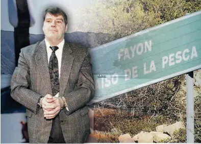  ?? LOSADA / EL PERIÓDICO ?? Werner Mittermeie­r, el día del juicio, junto a uno de los carteles de pesca en Fayón.