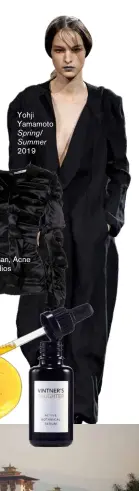  ??  ?? Yohji Yamamoto Spring/ Summer 2019 Atasan, Acne Studios