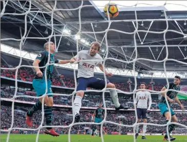  ??  ?? DE RÉCORD. Kane logró un ‘hat-trick’ ante el Southampto­n y se convirtió en máximo goleador de 2017.