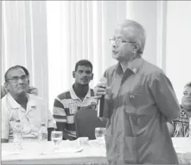  ??  ?? Komal Chand addressing the conference (GAWU photo)