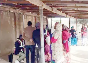  ?? ?? Voters at a polling unit in Kaduna
Photo: Maryam Ahmadu-Suka