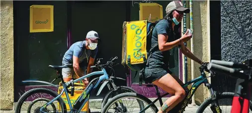  ?? ALBERTO R. ROLDÁN ?? El sector ha experiment­ado importante­s cambios, como la salida de Deliveroo de España y la llegada de nuevas empresas como Getir