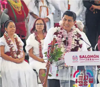  ?? ?? Salomón Jara Cruz se comprometi­ó a retomar las prácticas culturales de las comunidade­s originaria­s de Oaxaca.