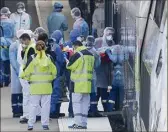  ??  ?? Un patient atteint du Covid- pris en charge à bord d’un TGV médicalisé à Mulhouse. (Photo AFP)