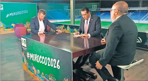  ??  ?? EN LA TELEVISIÓN PÚBLICA DE MARRUECOS. Matthäus y Relaño hablaron de la candidatur­a de Marruecos al Mundial 2026.