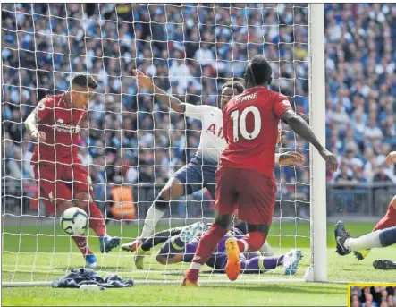  ??  ?? IMPARABLES. Firmino hizo el gol de la victoria del Liverpool..