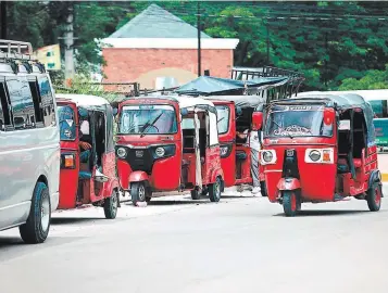  ?? FOTO: EL HERALDO ?? Las autoridade­s comenzarán a enumerar y dar certificad­os de operación a todas las mototaxis que fueron registrada­s en el censo que se está haciendo a nivel nacional y así poner orden en este rubro.