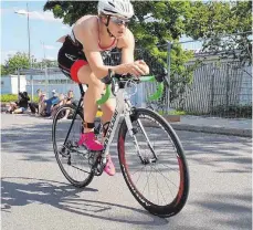  ?? FOTO: MENGENS TRIATHLETE­N ?? Lara Riegger zeigt aufsteigen­de Form.