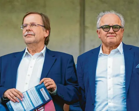  ?? Foto: Thorsten Wagner, Witters ?? Rainer Koch (links) vertritt im Verband die Belange der Amateure. Er selbst hat sich zum Berufs‰Funktionär entwickelt. Fritz Keller ist dem Mann aus Bayern gegenüber skeptisch eingestell­t – und hat sich mit einem Nazi‰Vergleich nur noch schwer tragbar gemacht.