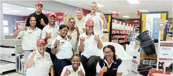  ?? ?? TOP PRIORITY: Staff at Build it Port Alfred give the thumbs-up to good service