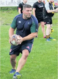  ?? 090818rugb­y_09 ?? On the ball Bill Anderson in action as East Kilbride stepped up their preparatio­ns