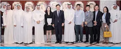  ??  ?? KUWAIT: KAC Chairman of the Board of Directors Yousif Al-Jasem shakes hands with Incheon Internatio­nal Airport project manager Lee Kwang-Soo during the signing of the agreement. —KUNA photos