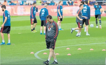  ?? FOTO: EFE ?? Lopetegui medita El selecciona­dor nacional no tiene decidido quién será el delantero centro titular ni si habrá un 9 de referencia