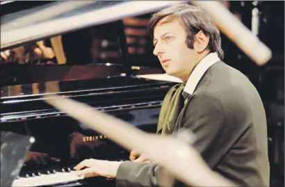  ?? PHOTO: GETTY IMAGES ?? Versatilit­y: André Previn, an accomplish­ed pianist who won Oscars and Grammys and conducted the LSO