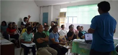  ??  ?? CONTRIBUTE­D PHOTO VETERINARI­ANS, livestock technician­s and agricultur­ists of local government units attend Poultry and Livestock Associatio­n in Negros Occidental meeting in Bacolod City recently.