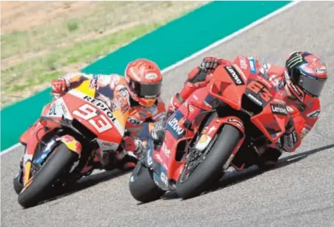  ?? // EFE ?? Pecco Bagnaia lidera la carrera en Motorland seguido por Marc Márquez