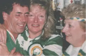  ??  ?? Tony and Dympna celebrate a World Cup win with Muriel Gray.