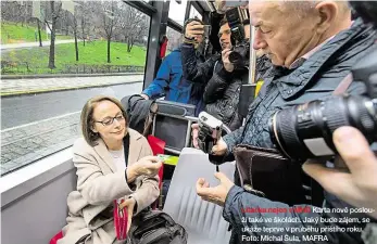  ??  ?? Lítačka nejen v MHD Karta nově poslouží také ve školách. Jaký bude zájem, se ukáže teprve v průběhu příštího roku. Foto: Michal Šula, MAFRA