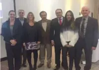  ??  ?? Roberto Bertino, Fundador da Nobile Hotéis (de gravata vermelha na foto), juntamente com a Diretoria da Arco Administra­dora