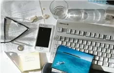  ?? Foto: Andrea Warnecke ?? Viele Tastaturen sind verdreckte­r als manche WC Brillen. Auch Computermä­use und Telefone sind wahre Bazillensc­hleudern am Arbeitspla­tz.