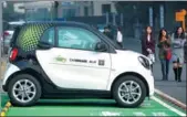  ?? TAN XI / FOR CHINA DAILY ?? A Smart car of the Car2share fleet operated by Daimler AG in Chengdu, Sichuan province.