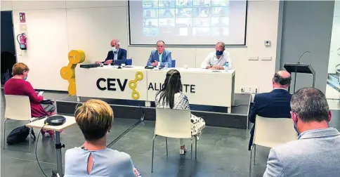  ?? LA RAZÓN ?? El comité ejecutivo de la CEV se reunió ayer en Alicante