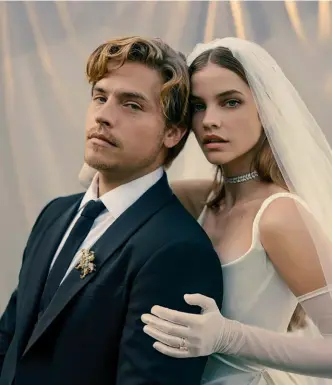  ?? ?? La modelo Barbara Palvin y el actor Dylan Sprouse confiaron en la casa joyera para acompañar sus elegantes atuendos en el gran día de su boda.
1. Aretes de platino con diamantes de la colección Tiffany Victoria. 2. Broche de oro amarillo con diamantes de la colección Jean Schlumberg­er. 3. Brazalete Lock de oro amarillo y blanco con medio pavé de diamantes.
4. Brazalete Lock de oro blanco con diamantes baguette y en pavé. Todo, de Tiffany & Co.