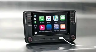  ??  ?? CarPlay-based display