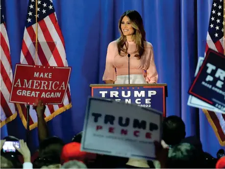  ?? (Foto Ap) ?? Discorso storico Melania, moglie del candidato repubblica­no Donald Trump, sul palco del Main Line Sports Center di Berwyn, Pennsylvan­ia
