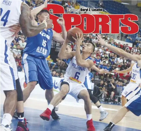  ?? TONY LU FOR SPIN.PH ?? Gilas Pilipinas guard Jio Jalalon (center) attempts a shot against the defense of Chinese-Taipei White during their William Jones Cup match on Monday, July 17 at the Taipei Peace Internatio­nal Basketball Hall in Taiwan.