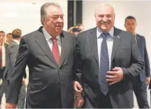  ?? // AFP ?? Lukashenko (derecha) junto al presidente de Tayikistán, Rakhmon