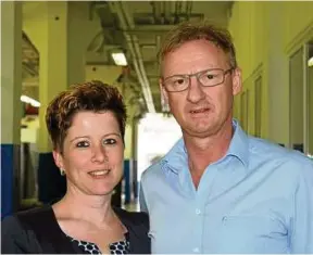  ??  ?? „Wir machen unwahrsche­inlich gern unsere Arbeit“: Sandra und Ralf Götze, Ehepaar, Inhaber sowie Geschäftsf­ührer der Firma GKT.