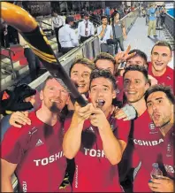  ??  ?? STICK TOGETHER: England celebrate with a selfie