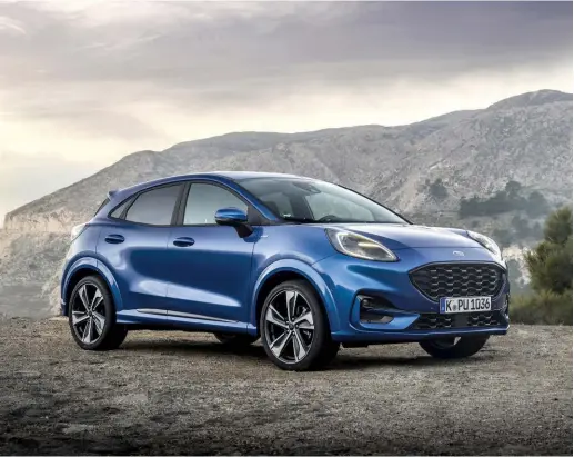  ??  ?? Sopra, la Ford Puma. Prezzo: da 22.750 € a 27.500 €. Nella pagina accanto, la Porsche 911 Turbo S. Prezzo: 224.527 € con la carrozzeri­a Coupé e 238.435 € in versione Cabriolet