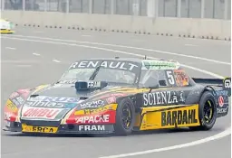  ??  ?? Clásico. Ardusso y su Torino, líderes de la Copa de Oro del TC.